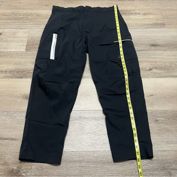 Nike Sportswear Essentials Woven Cargo Tech Pants Mens Size 34 DD7034 010 Black - Picture 2 of 9